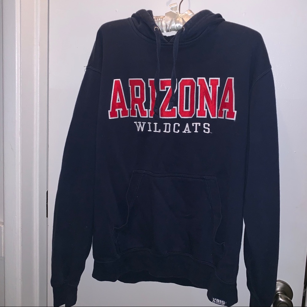 U OF A HOODIE. never worn.
